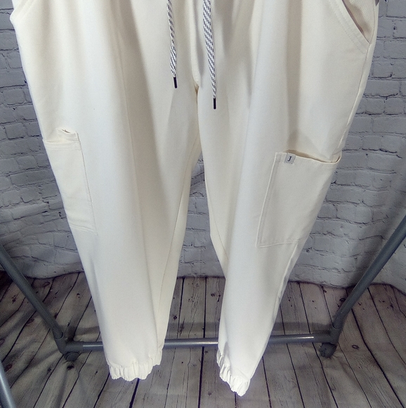 JAANUU Scrub Joggers Pant 🙎‍♀️🥰💚 - Picture 3 of 16